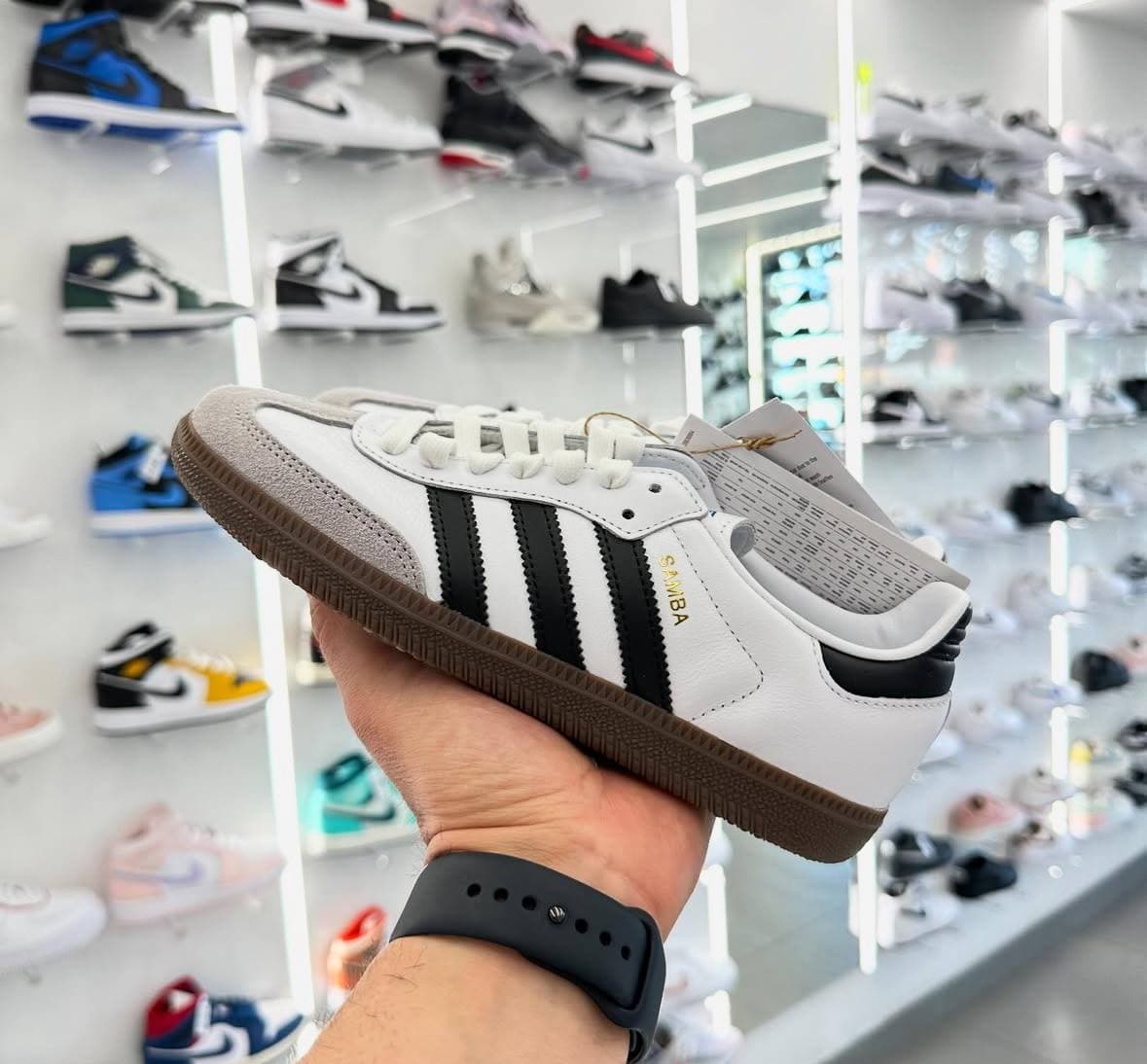 ADIDAS SAMBA BLANCAS — calzado, vista de producto sobre fondo neutro