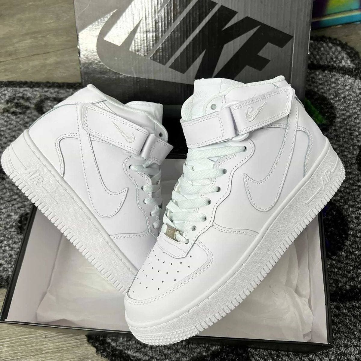 AIR FORCE BLANCAS BOTINES — calzado, vista de producto sobre fondo neutro