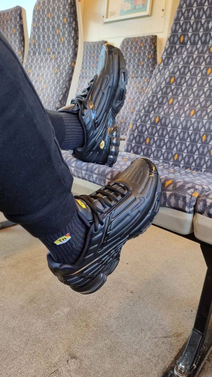 AIR MAX PLUS 3 NEGRO — calzado, vista de producto sobre fondo neutro