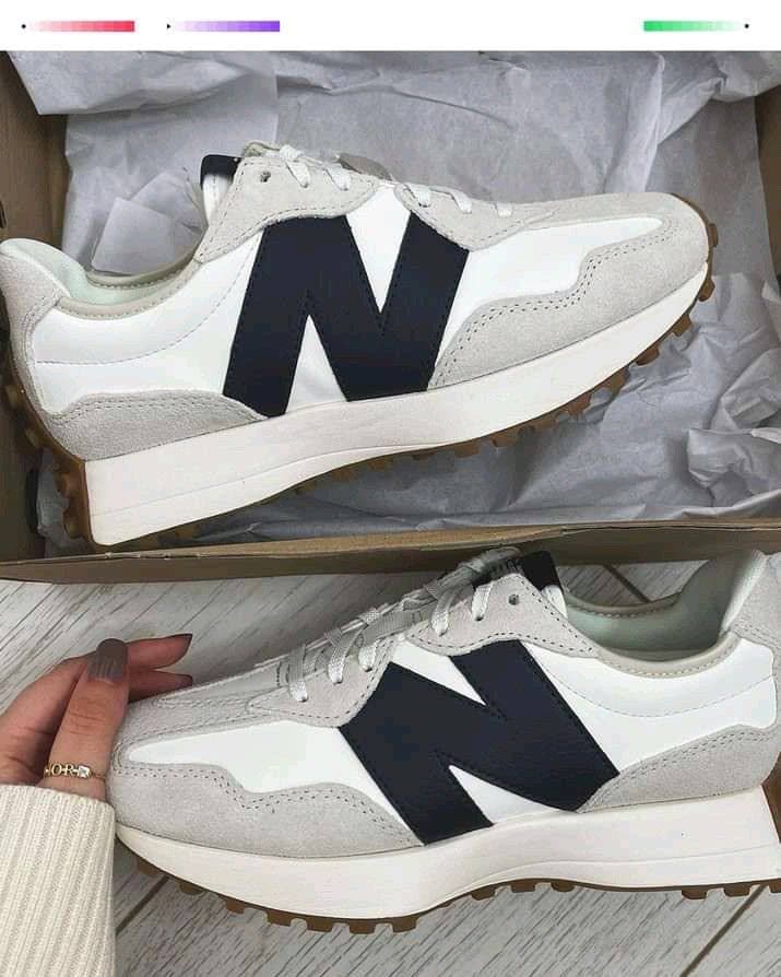 NEW BALANCE 327 BLANCO/NAVY — calzado, vista de producto sobre fondo neutro