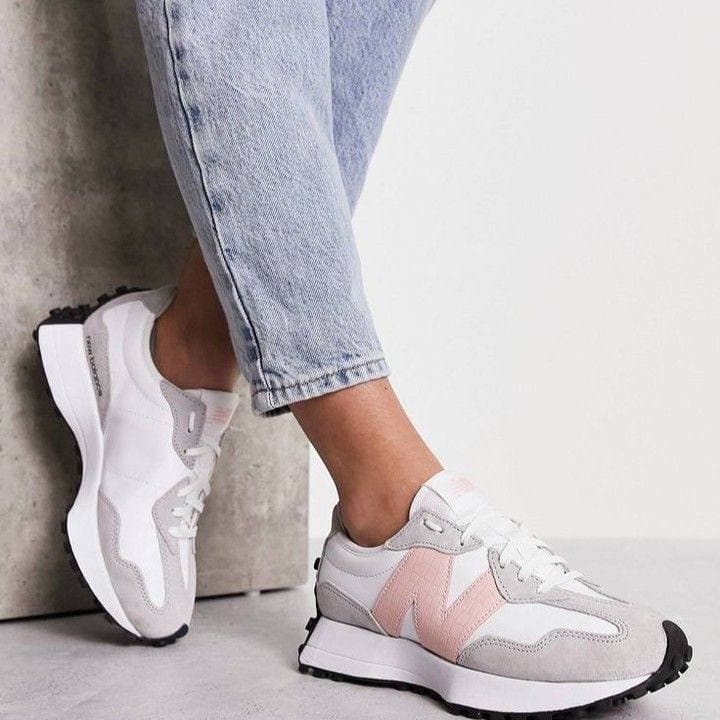 NEW BALANCE 327 BLANCO/ROSA — calzado, vista de producto sobre fondo neutro
