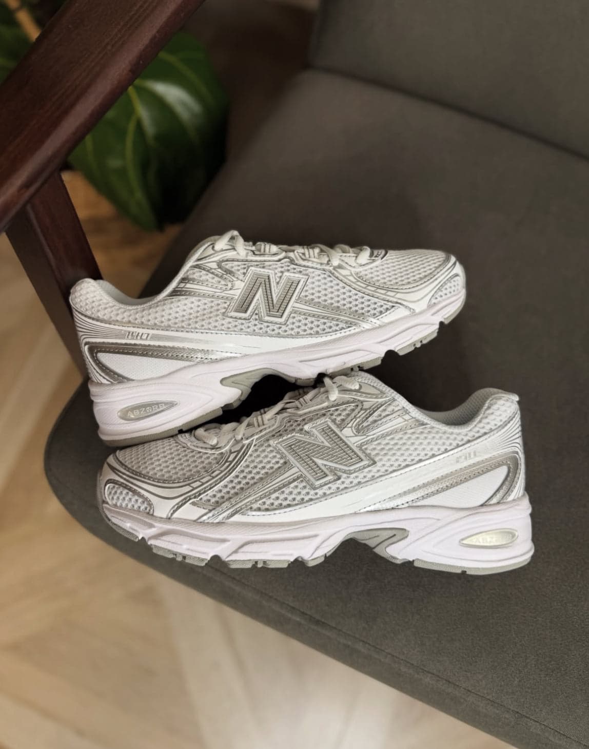 New balance 740 grey — calzado, vista de producto sobre fondo neutro