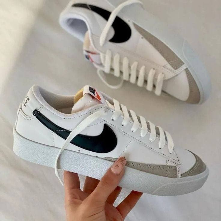 NIKE BLAZER BLANCO/NEGRO LOW — calzado, vista de producto sobre fondo neutro
