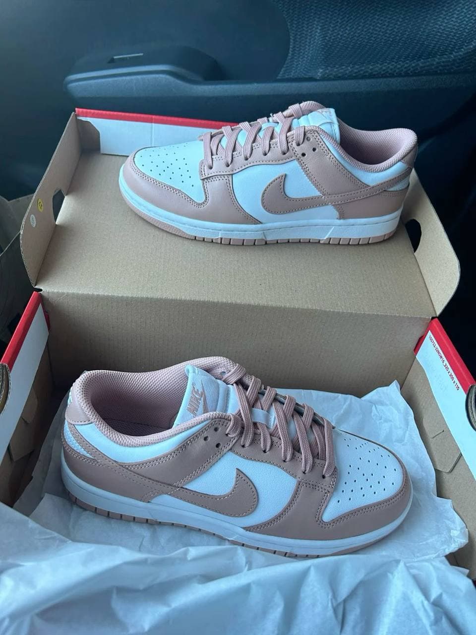 NIKE DUNK ROSAS — calzado, vista de producto sobre fondo neutro