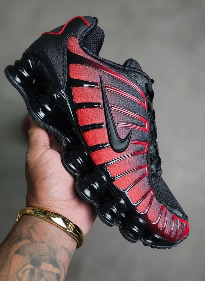 Nike Shox roja — calzado, vista de producto sobre fondo neutro
